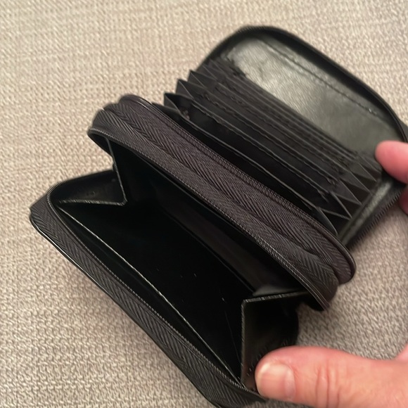 Buxton Black Leather Wallet with ID Window Accordion Credit Card & Coin Area - Picture 2 of 11